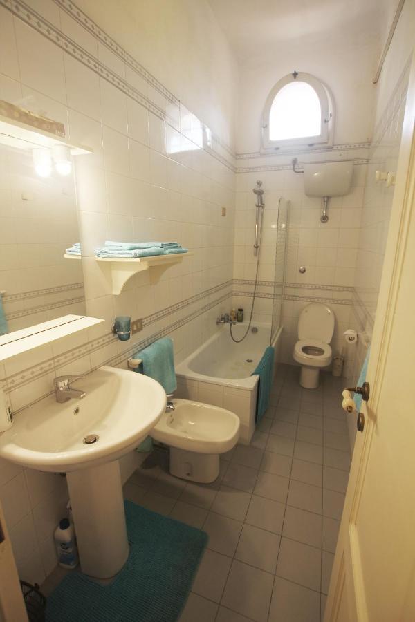 Suite Tra I Tetti Con Bagno Privato Pisa Luaran gambar