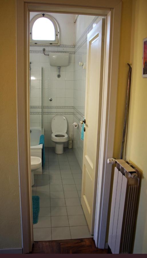 Suite Tra I Tetti Con Bagno Privato Pisa Luaran gambar